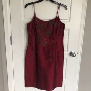 Sz 6 Ann Taylor 100% silk beaded burgundy dress